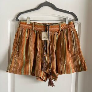 NWT Free People Kahuna Pull-On Harem Shorts- size small